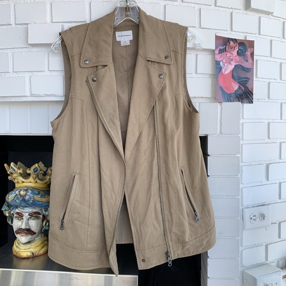 Club Monaco Utilitarian Vest - Picture 1 of 4